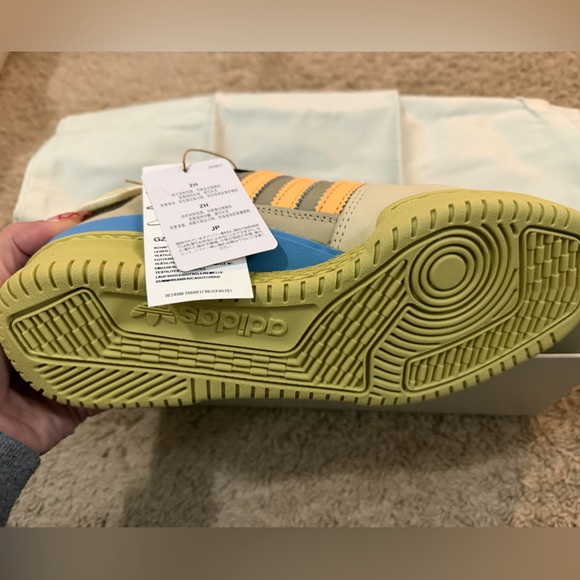 Bad bunny Adidas Sneakers - Picture 2 of 4